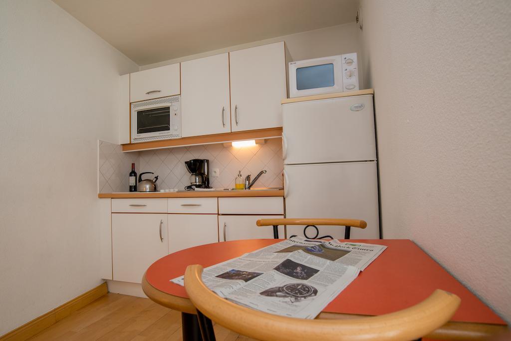 Privilodges Chateau Perrin Grenoble Buitenkant foto