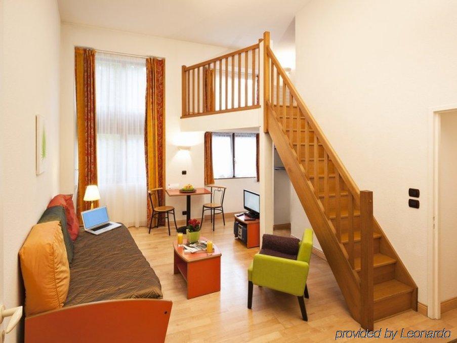 Privilodges Chateau Perrin Grenoble Kamer foto